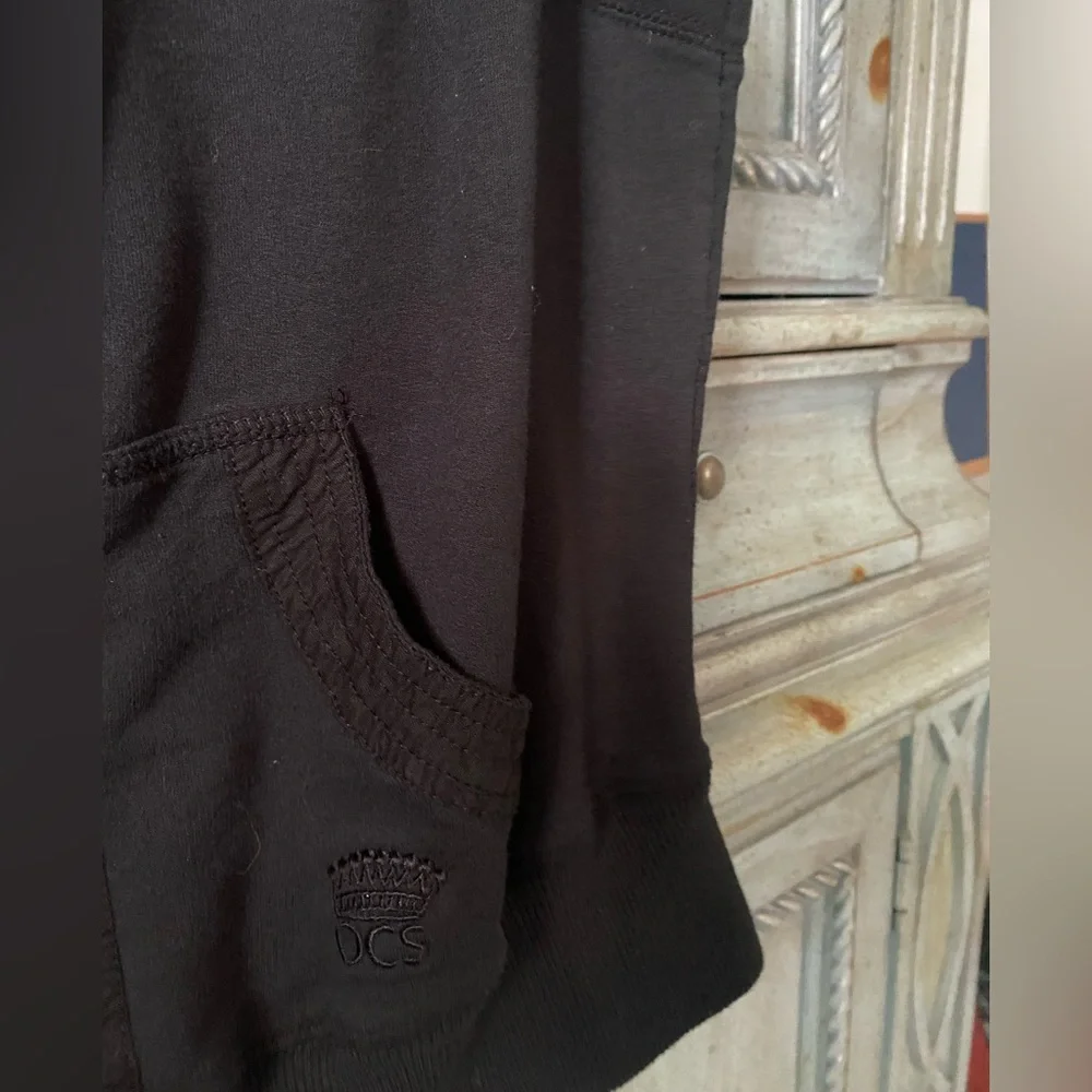 Oleg Cassini Black Sleeveless Hoodie - Picture 6 of 8